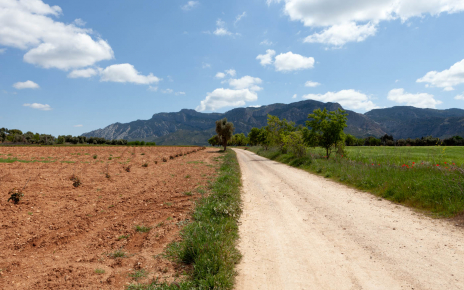 The access is long but the scenery is stunning